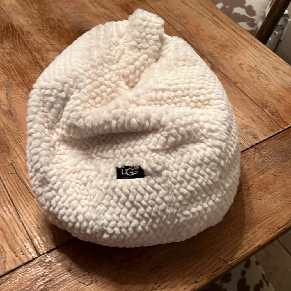 UGG Media Pillow